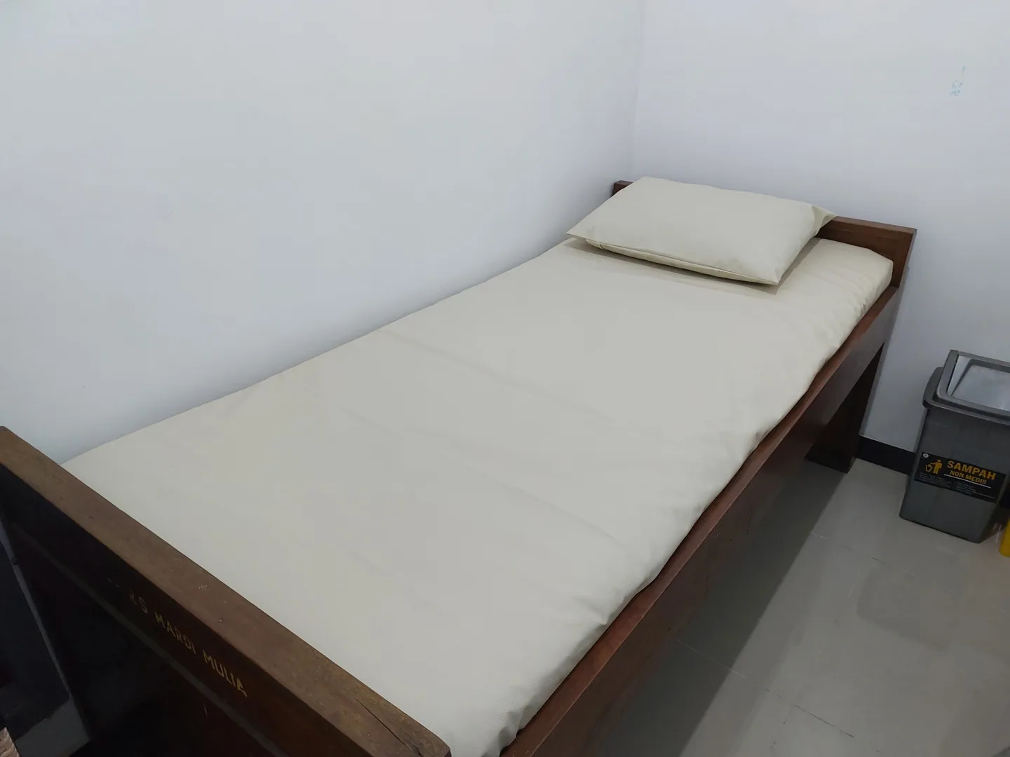 Ruang Poli Kesehatan Ibu dan Anak Klinik Pratama Amanah Medika